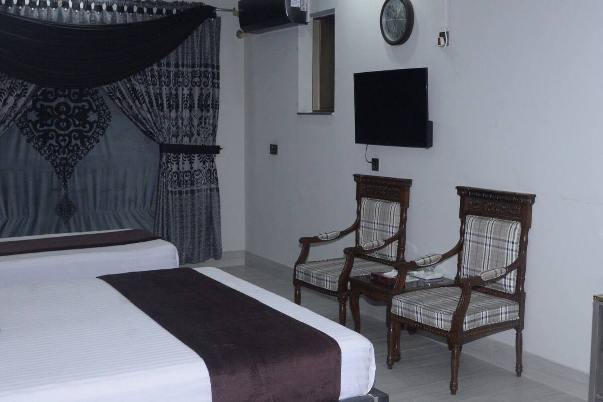 Executive Triple Room | Langsir/tirai gelap terus, kalis bunyi, seterika/papan seterika