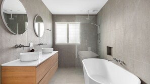 Bathtub