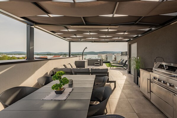 Villa, 4 chambres, piscine privée, vue sur la mer | Balcon