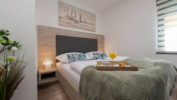 Villa, 4 Schlafzimmer, eigener Pool, Meerblick | 4 Schlafzimmer, Zimmersafe, kostenlose Babybetten, Bettwäsche