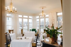 Reception - The Lilley Mansion Bed & Breakfast (Spring Lake)