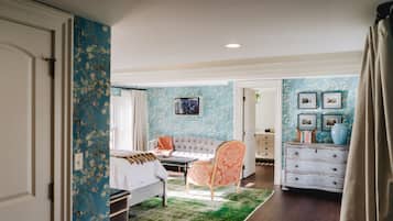Premier Room, 1 King Bed, River View | Egyptian cotton sheets, premium bedding, pillowtop beds