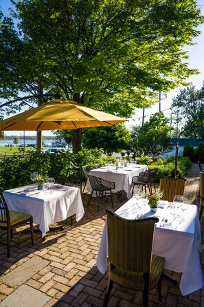 Terrace/patio - The Lilley Mansion Bed & Breakfast (Spring Lake)