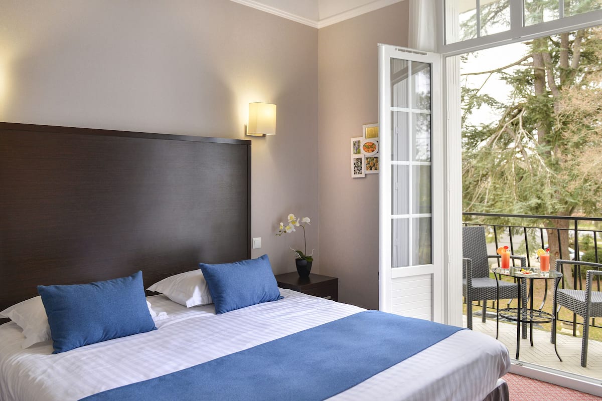 Comfort Double Room | Desk, iron/ironing board, free WiFi, bed sheets
