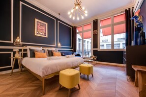 1 bedroom - The Blue Elysée (Paris)