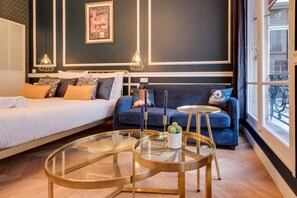 1 bedroom - The Blue Elysée (Paris)