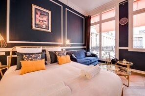1 bedroom - The Blue Elysée (Paris)