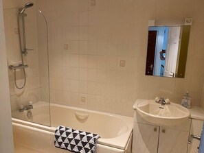 Family Apartment, Ensuite | Bathroom - City Park Apartments (Inverness)