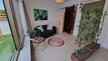 Deluxe Double Room, 1 Queen Bed, Jetted Tub, Pool View | Egyptian cotton sheets, premium bedding, minibar, desk