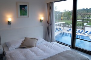 Sábanas de algodón egipcio, ropa de cama de alta calidad y minibar 