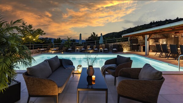 A heated pool - Villa Vinko rustic design Villa on superb location (Imotski)