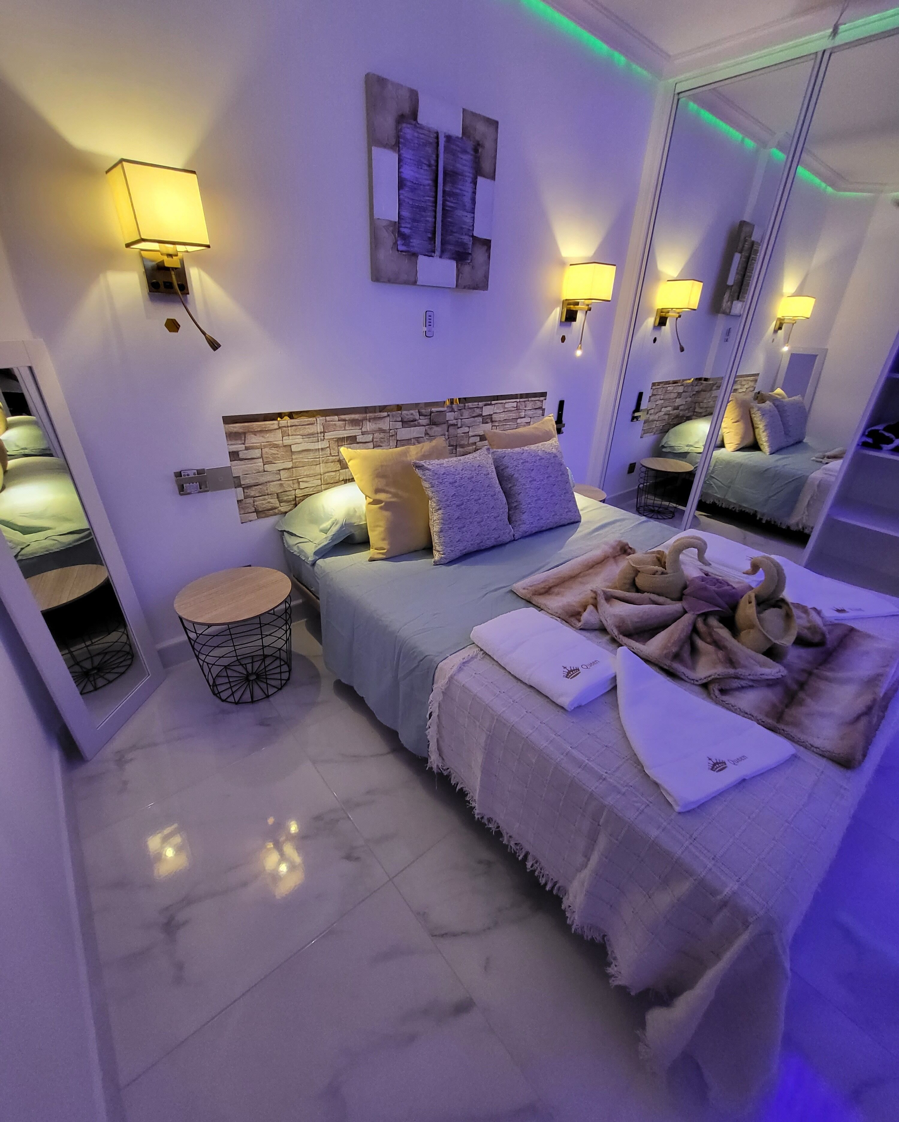 1 多间卧室、客房内保险箱、熨斗/熨衣板、免费 WiFi