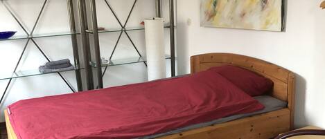 1 Schlafzimmer, Schreibtisch, BĂŒgeleisen/BĂŒgelbrett, kostenloses WLAN