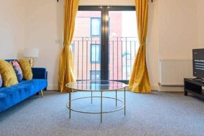 Departamento, varias camas | Sala de estar