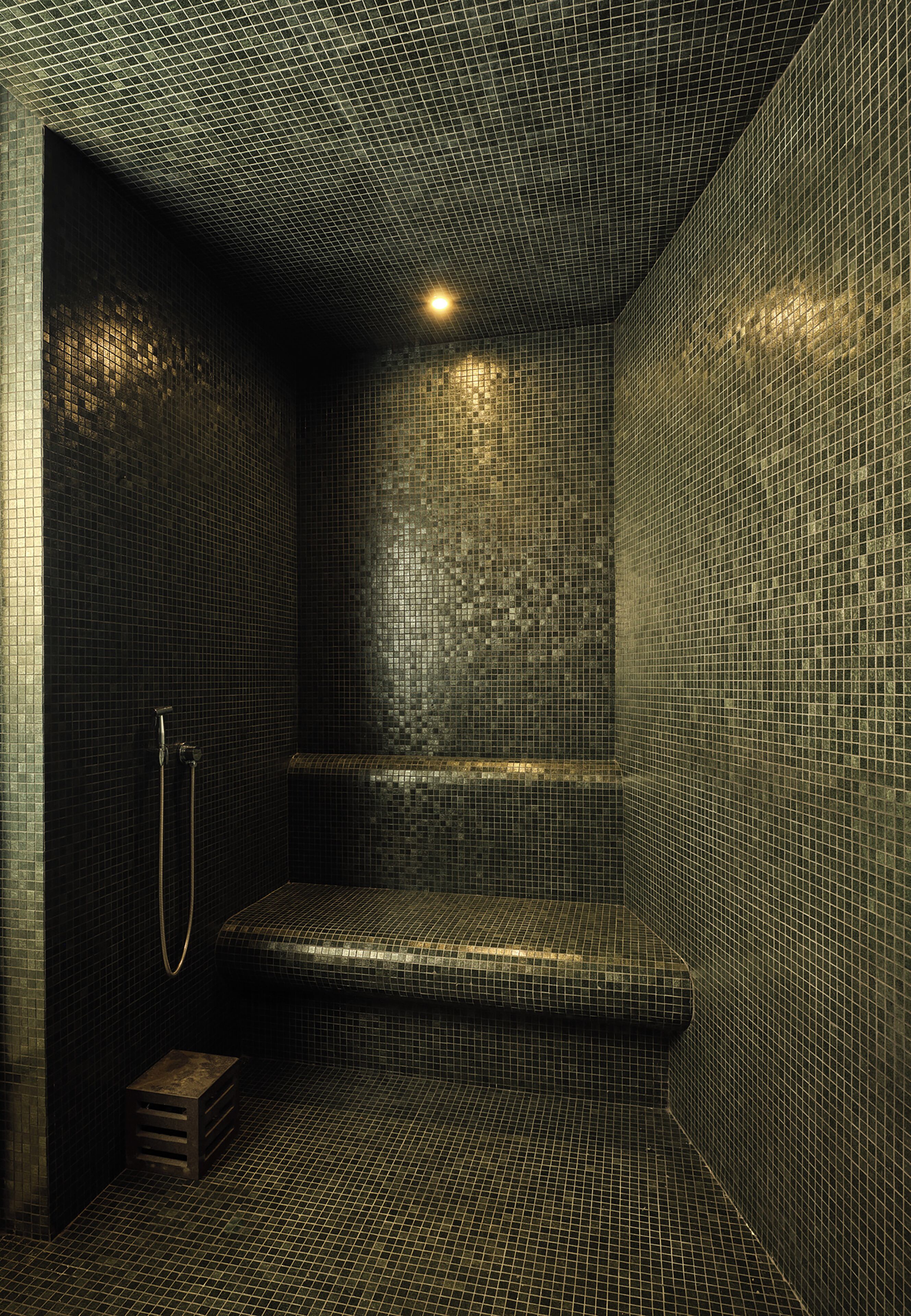 3 treatment rooms, massages