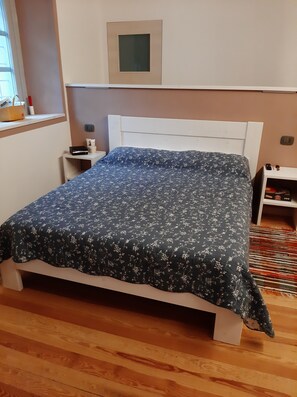 2 bedrooms, bed sheets