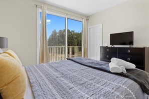 3 habitaciones, escritorio, tabla de planchar con plancha y wifi gratis 