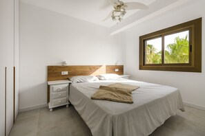 2 slaapkamers, een strijkplank/strijkijzer, gratis wifi, beddengoed