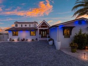 Exterior - Waterfront Sunsets~ Private Dock ~ Heated pool! (Panama City)
