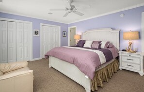 3 bedrooms, desk, iron/ironing board, free WiFi