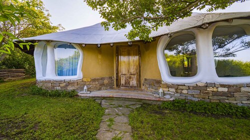 Cozy Clay House in Banya