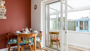 Unclassified image, 3 of 34, button - Beach Retreat (Bournemouth)