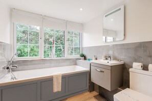 Cottage | Bathroom - The Hideout (Poole)