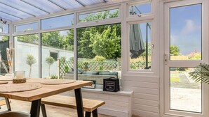 Cottage | Interior - On The Rocks (Poole)