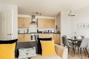 Cottage | Private kitchen - Harbourside Retreat (Poole)