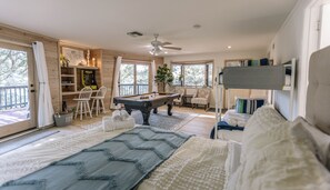 4 soverom, strykejern/-brett, wi-fi (inkludert) og sengetøy