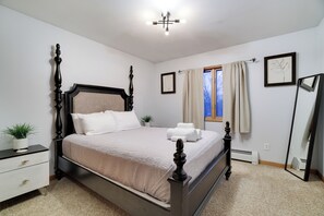 4 bedrooms, free WiFi, bed sheets - Private Pool,Arcade& HotTub - Heart of Poconos (Cresco)