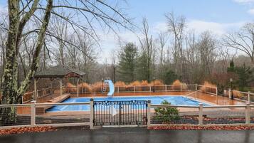 Outdoor pool, a heated pool