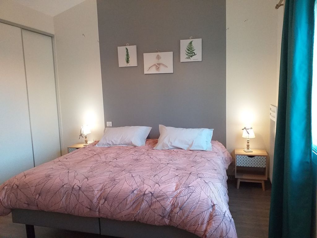 2 dormitorios, tabla de planchar con plancha, wifi gratis y ropa de cama