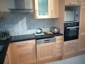 Fridge, microwave, oven, stovetop - Between bocage sea and marais poitevin (Thiré)