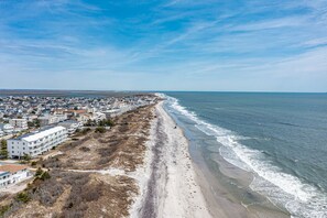 Plage à proximité, chaises longues