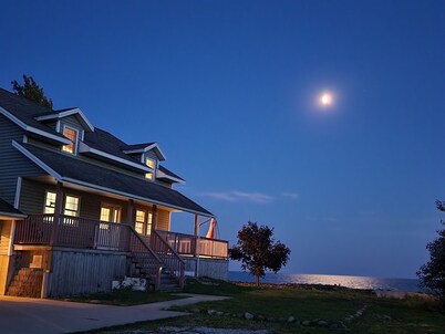 Serene Cottage on the shores of Lake Erie