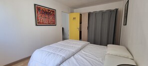 1 bedroom, iron/ironing board, free WiFi - Apartment in the heart of Concarneau, 2 steps from the port of Plaisance / Ville Close (Concarneau)