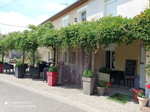 Front of property - L'auberge Campagnarde Spa & Sauna (Poueyferre)