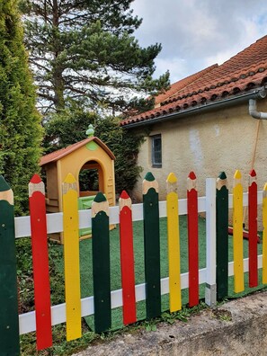 Property grounds - Maison Familiale, South Aveyron 5minutes from St Rome de Tarn beach  (Saint-Rome-de-Tarn)