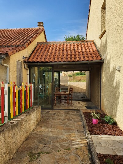 Maison Familiale, South Aveyron 5minutes from St Rome de Tarn beach 