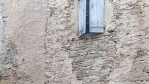 A rustic stone building with a wooden door and a small window. - Maison Familiale, South Aveyron 5minutes from St Rome de Tarn beach  (Saint-Rome-de-Tarn)