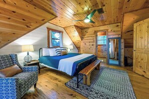 4 Schlafzimmer, Schreibtisch, Bügeleisen/Bügelbrett, Reisekinderbett