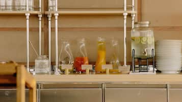 Petit déjeuner préparé sur commande (42 EUR par personne)