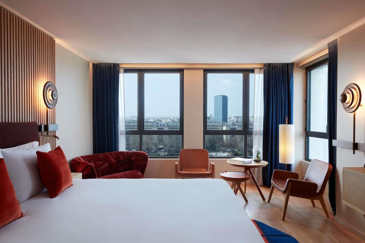 STUDIO PANORAMA VIEW, 1 King, Corner Junior Suite, River Seine and Paris view | Premium bedding, down duvets, pillow-top beds, free minibar items