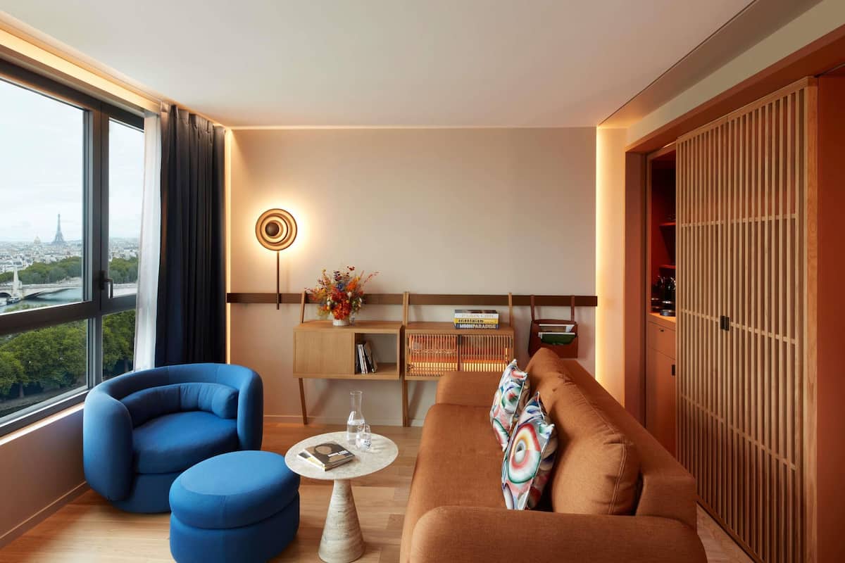 L'ATELIER SEINE, 1 King, Large corner Suite with sofabed, River Seine and Eiffel Tower view | Premium bedding, down duvets, pillow-top beds, free minibar items