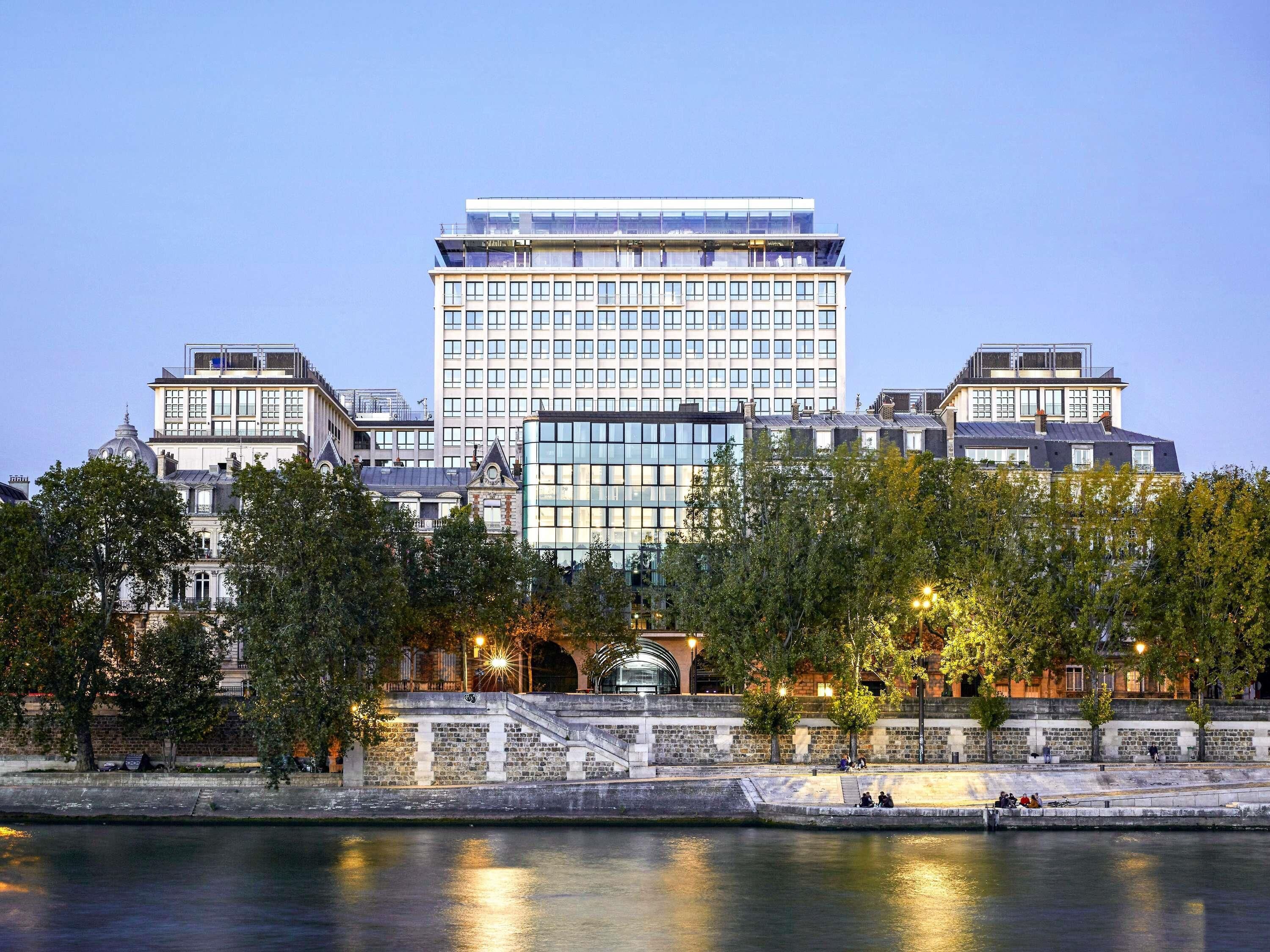 บริเวณภายนอก