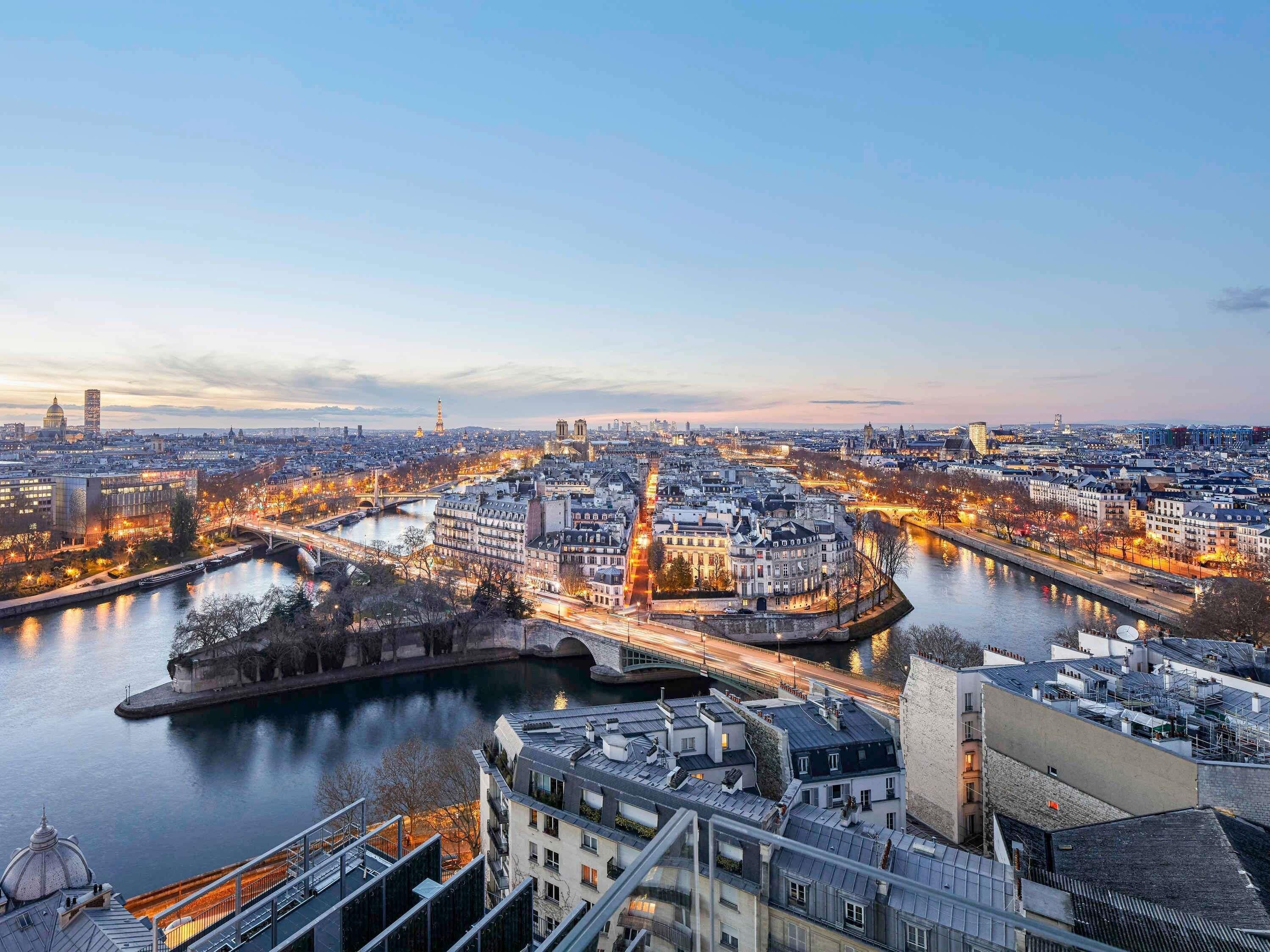 Suite, 2 habitaciones, balcón | Ropa de cama de alta calidad y edredones de plumas