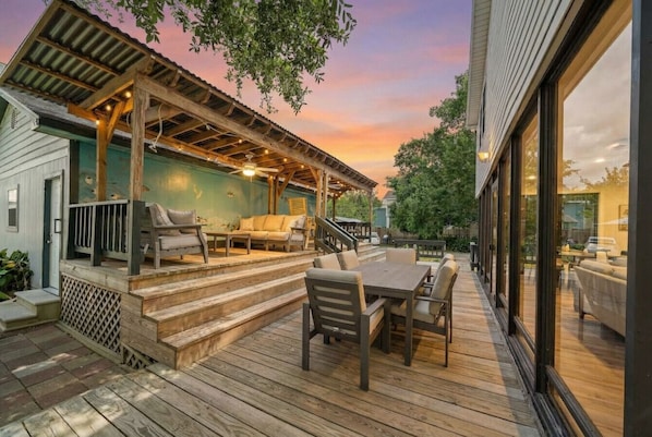 Outdoor dining