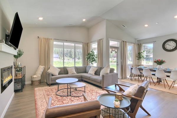 Smart TV, fireplace, table football