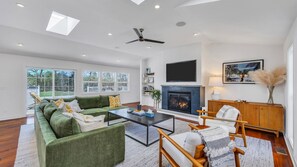 Smart-TV, Stereoanlage